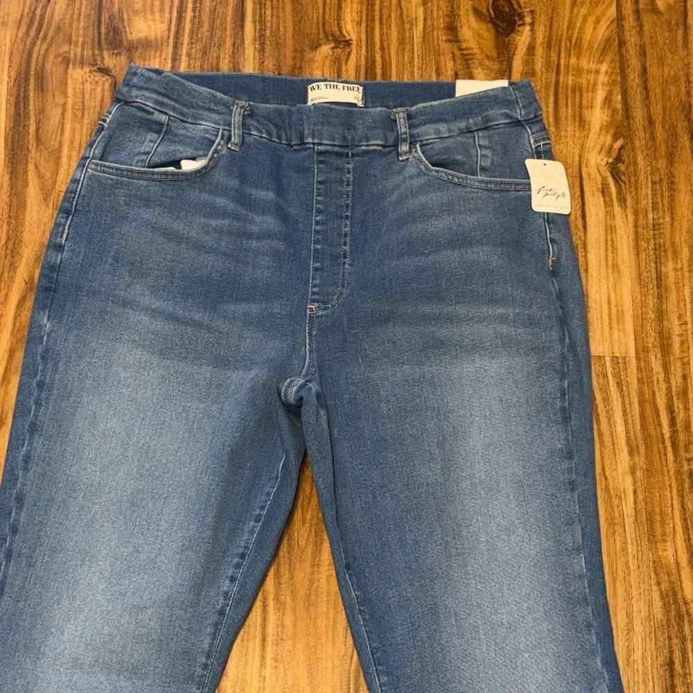 Free people We The Free women XL 16 18 Flare Jeans CRVY Infinite Stretch Pull On